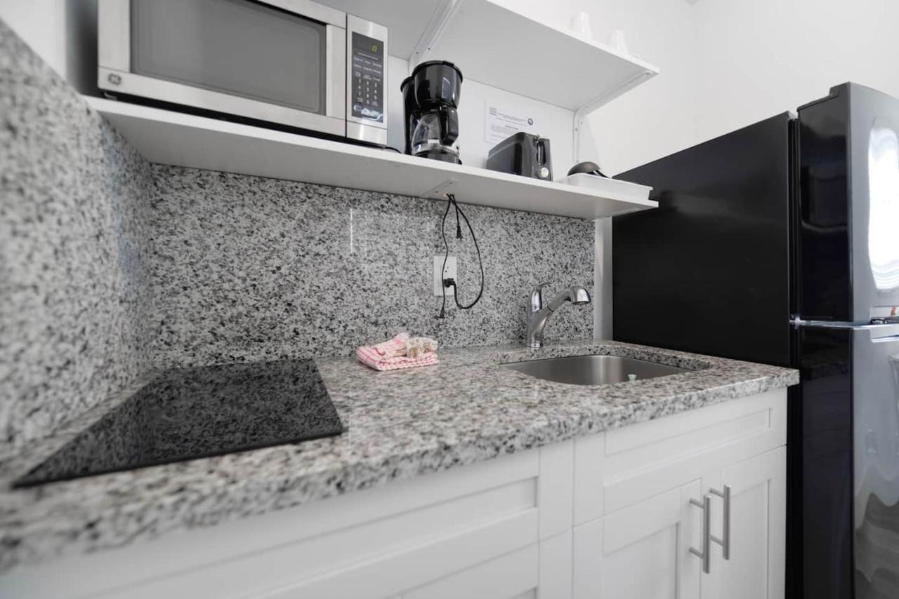 Cozy 1 Bedroom With Pool Steps From The Beach #41 Hollywood Exteriér fotografie