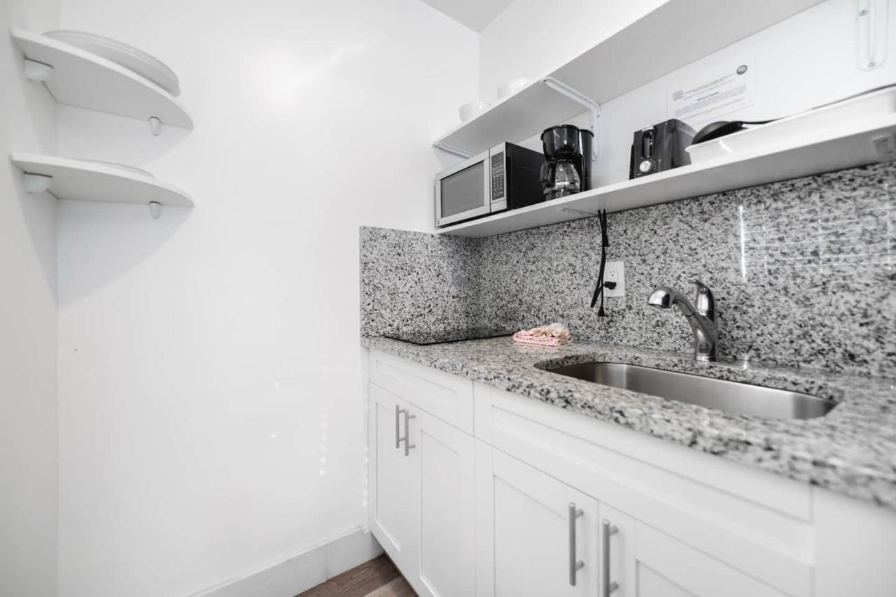 Cozy 1 Bedroom With Pool Steps From The Beach #41 Hollywood Exteriér fotografie